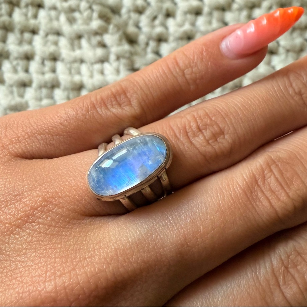 Sterling silver blue moonstone Ring size 4.75